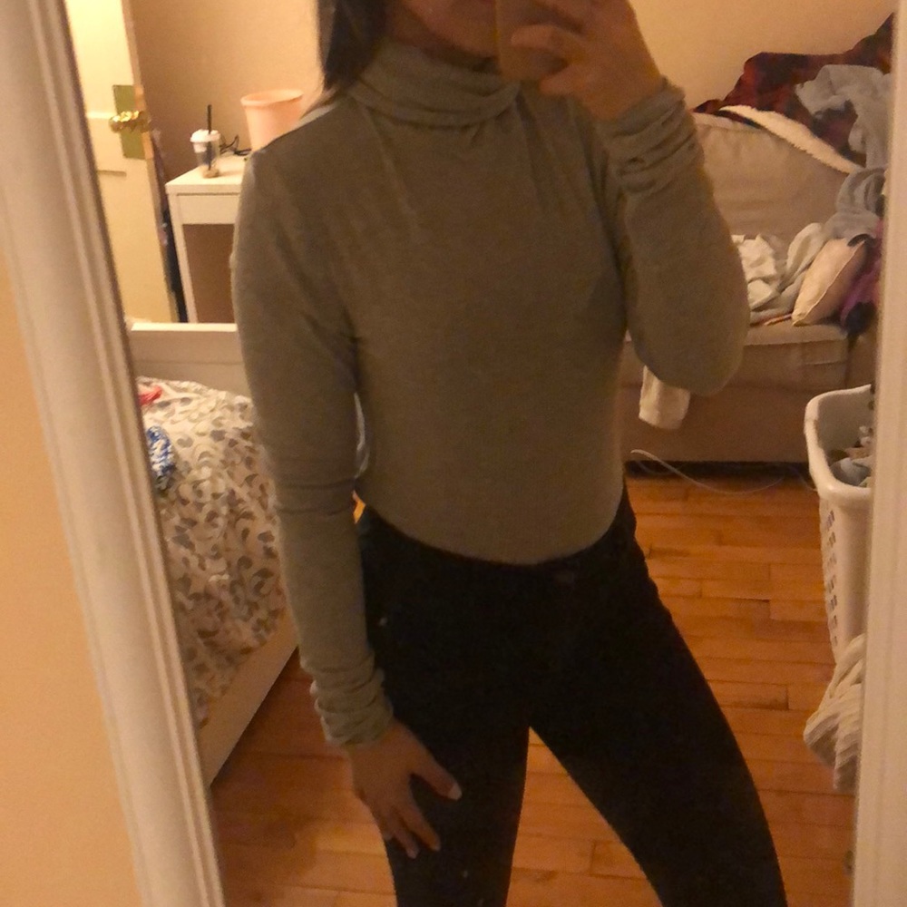 Gray turtle neck